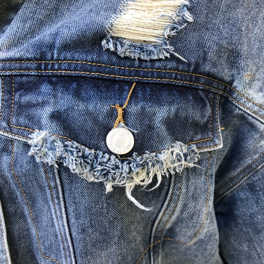 FOREVER 21 DISTRESSED JEAN JACKET SIZE SMALL - Picture 10 of 12